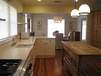 5th image of 820 D Ave