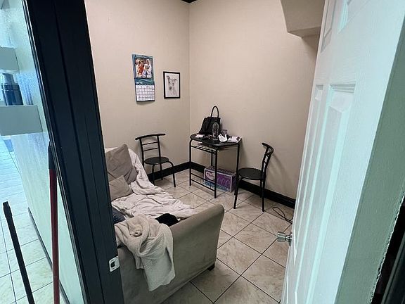 4th image of 2403 S Highway 183 Suite 103