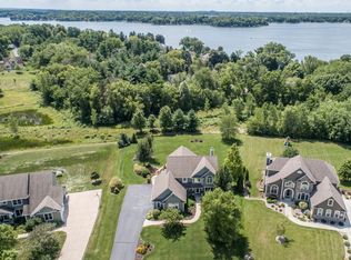 W343N6525 Timberline Rd, Oconomowoc, WI 53066