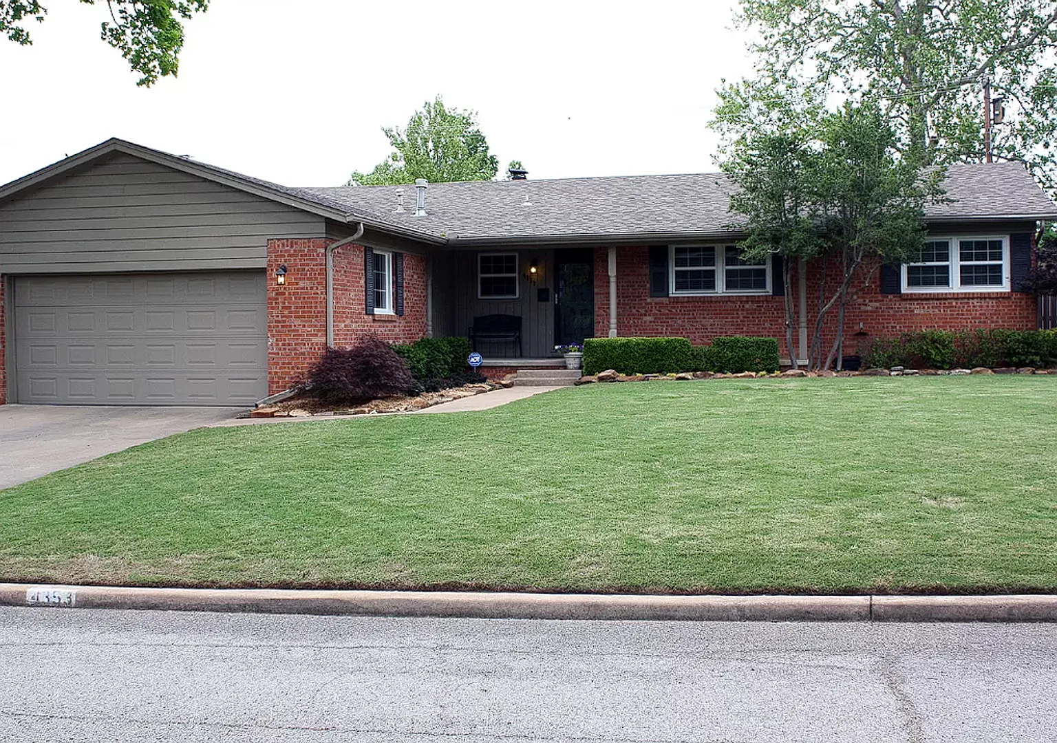 Must See- Updated Kitchen/Hardwood Floors 3 Bed/2bath!! Coming Soon! — Photo 1