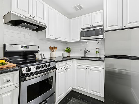 2nd image of 134 E 22nd St APT 406