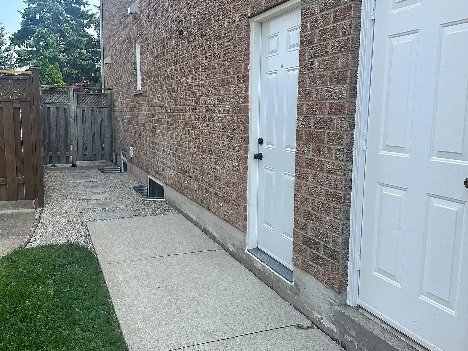 2 bed, $2,100 — Photo 2