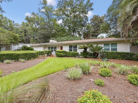 2nd image of 1075 Myers Park Dr