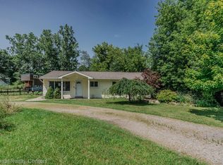 2785 Engleman Dr, Highland, MI 48356