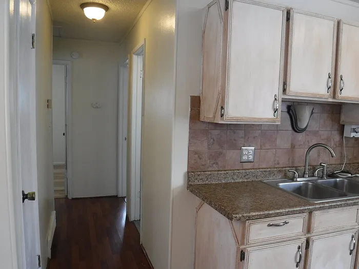556 Montana Ave — Photo 12