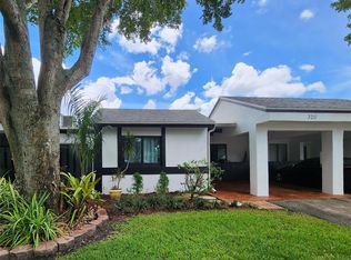 326 Fairway Cir #24, Weston, FL 33326