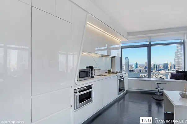 Rented by TNG Nassimi Realty | media 17