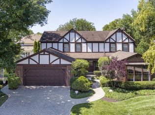 2444 Hampton Ln, Northbrook, IL 60062