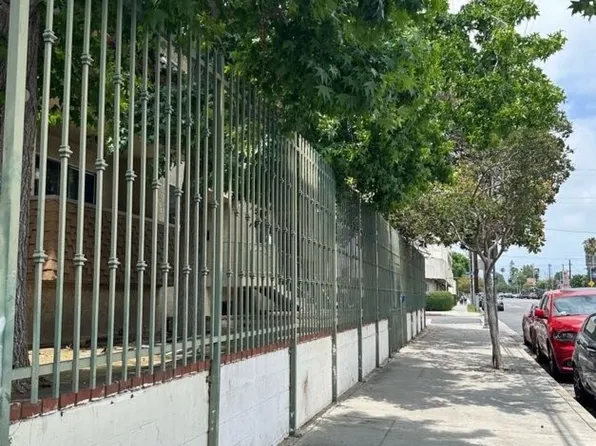 6255 Woodman Ave APT 201, Van Nuys, CA 91401