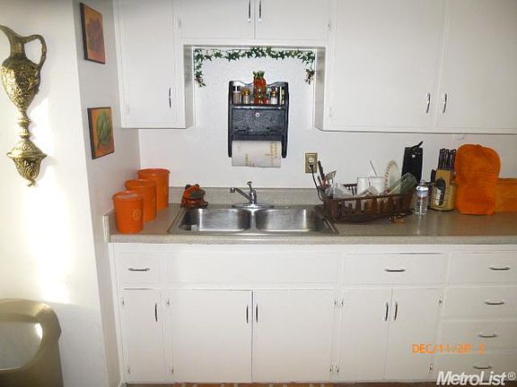 3rd image of 308 Graves Ave