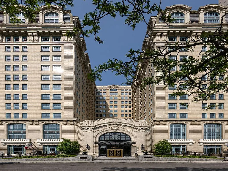 The Belden Stratford — Photo 54