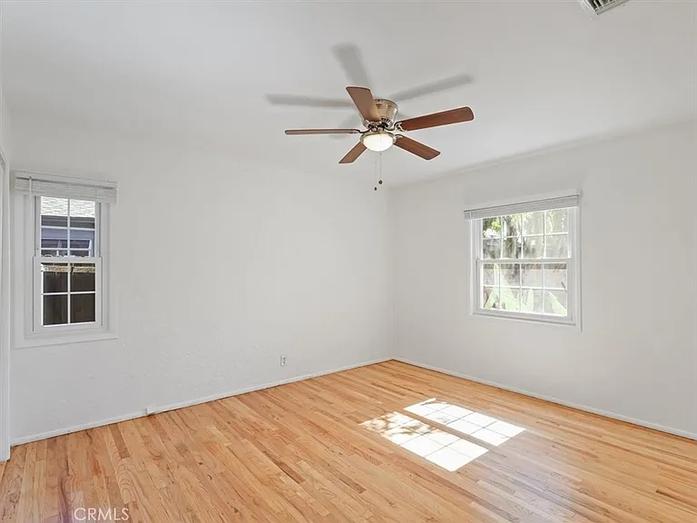 15460 Sylvan St — Photo 21