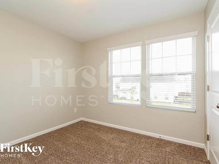 3927 Tersk Dr — Photo 10