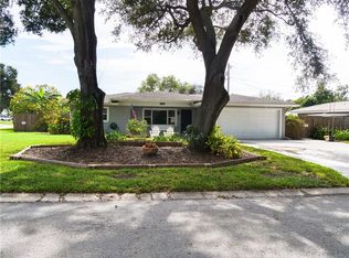 1677 Pinewood Dr, Clearwater, FL 33756