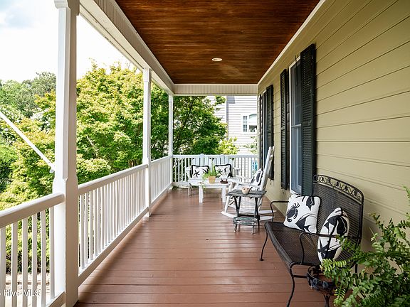 4th image of 446 Batchelor Bay Drive