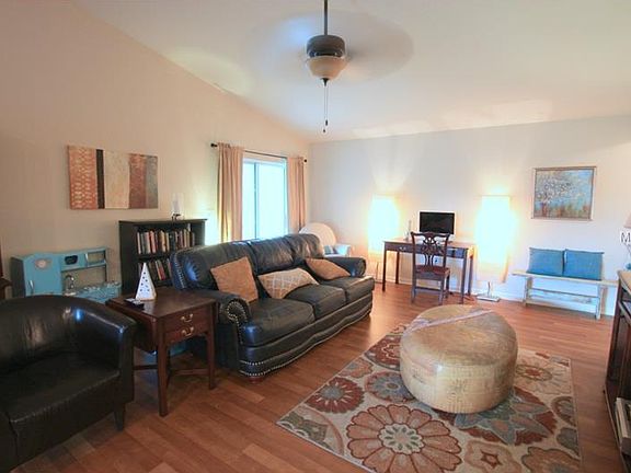3rd image of 2532 Bobby Lee Ln