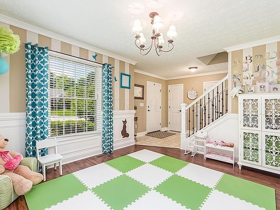Dining Room/Play Room