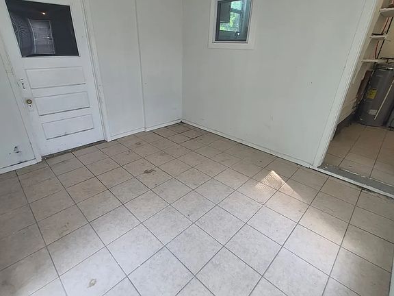 5th image of 8314 Westmoor Rd