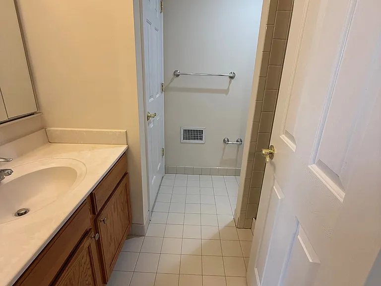 860 Main St — Photo 24