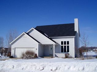 415 W Clover Ln, Cottage Grove, WI 53527