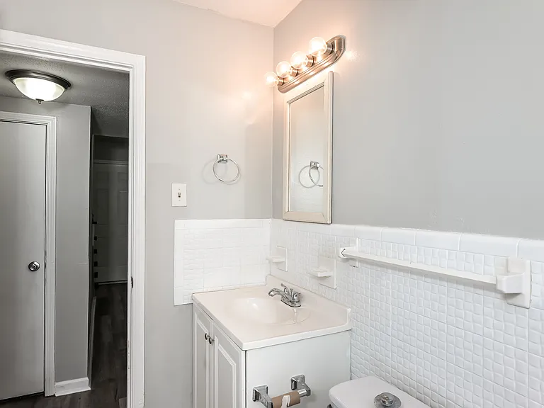 626 Hickory Ct — Photo 8