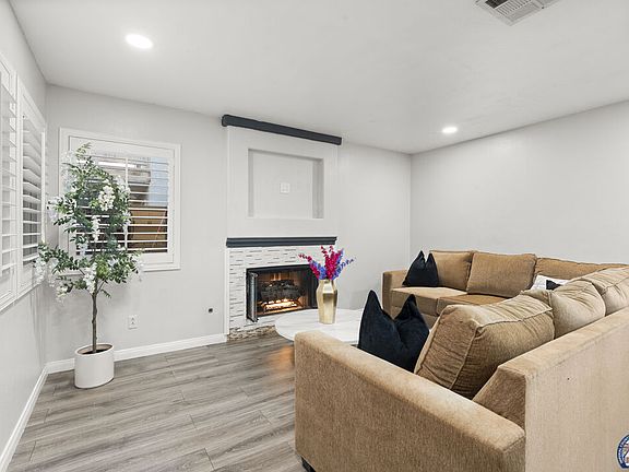 5th image of 663 Silverwood St