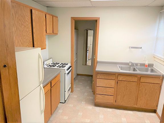 4th image of 405 3rd Ave SE #2