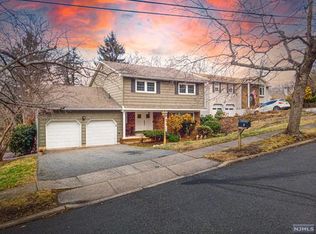 37 Schirra Dr, Wanaque, NJ 07465