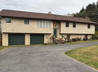 9904 Ziegels Church Rd, Breinigsville, PA 18031