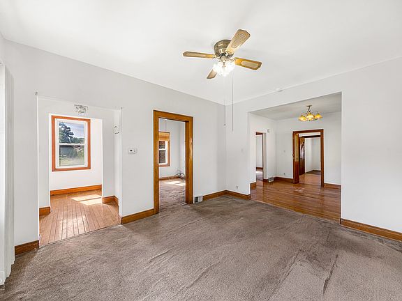 3rd image of 3119 Monroe St