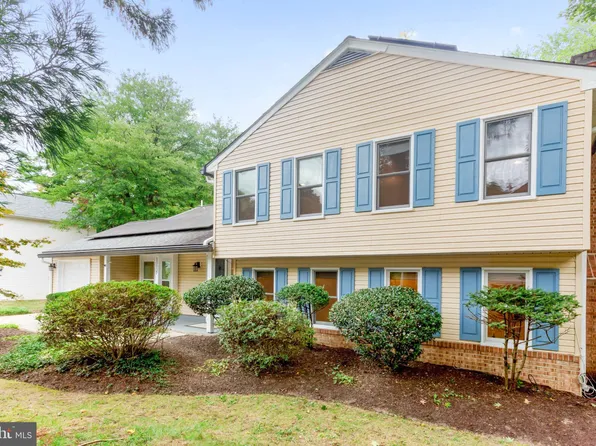 10037 Cape Ann Dr, Columbia, MD 21046