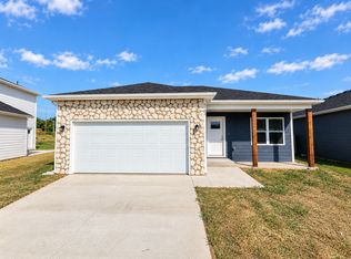 5163 W Crestmere Dr, Springfield, MO 65802