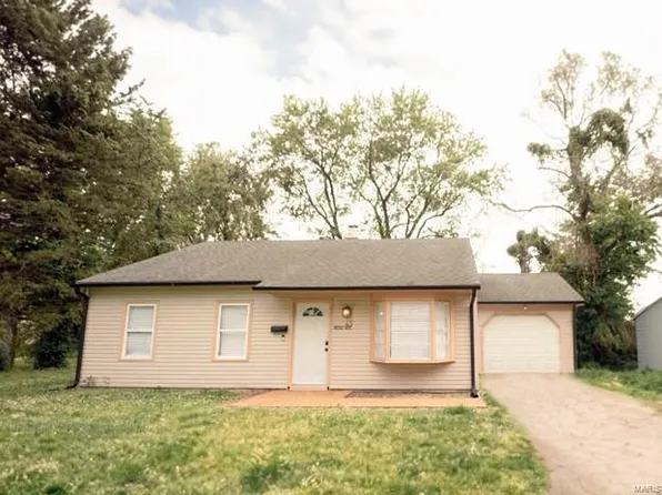 45 Drexel Dr, Cahokia, IL 62206