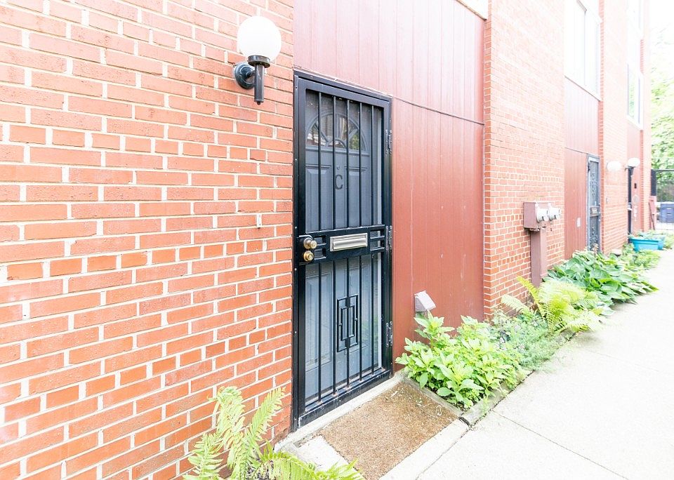 1st image of 4906 S Blackstone Ave APT C