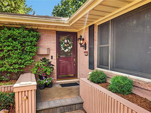 3rd image of 4147 N Newcastle Dr