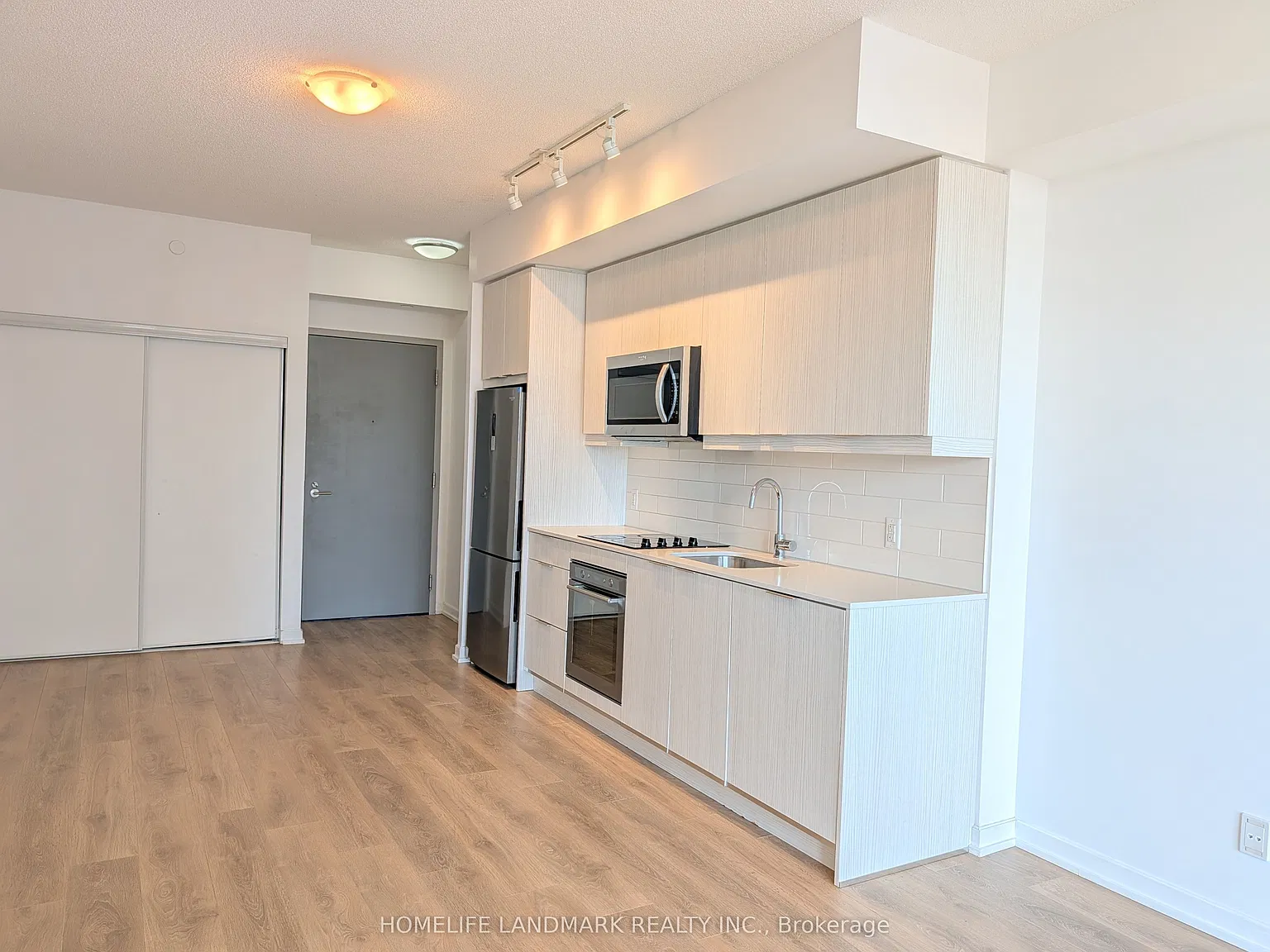 2 bed, $2,400 — Photo 4