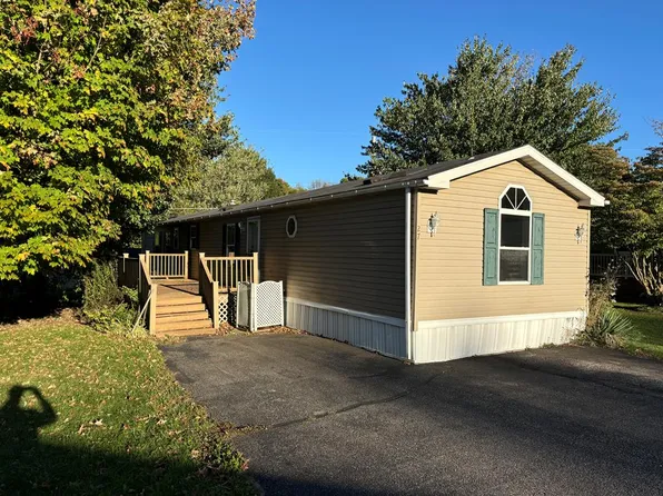 27 Ledgewood Dr, Mansfield, OH 44905