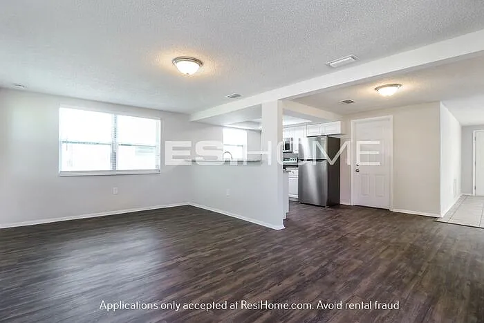 6027 11th Ave — Photo 5
