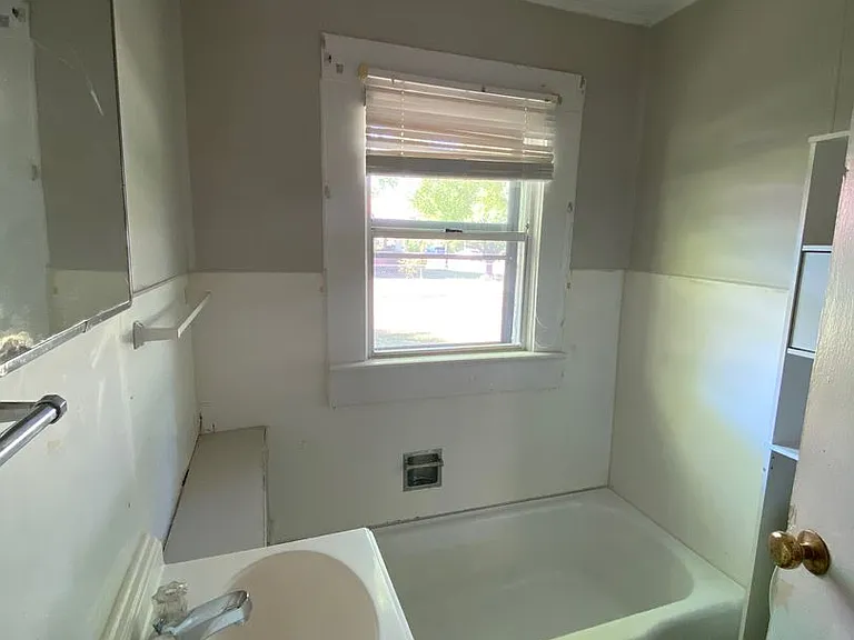 1306 Church Ave SE #B — Photo 12