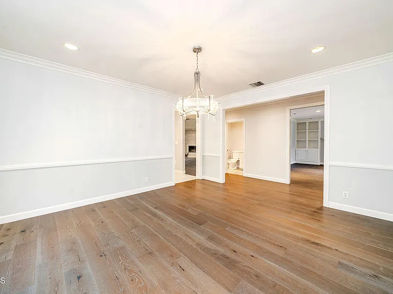 4330 Bel Aire Dr — Photo 6