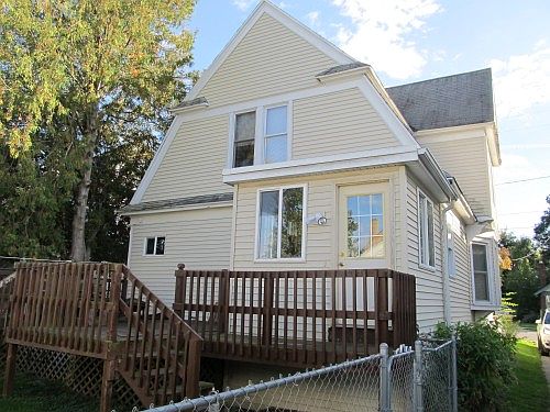 2nd image of 615 Leonard St NE