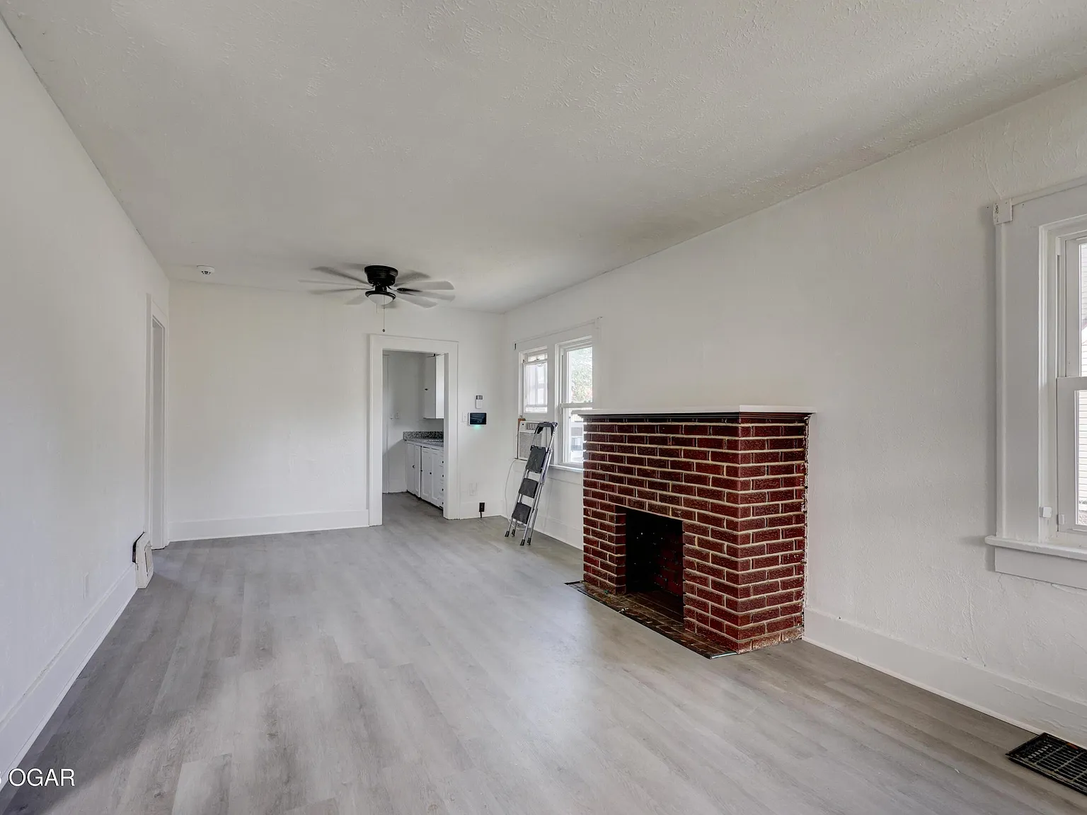 2 bed, 1.0 bath, 860 sqft, $1,000 — Photo 4