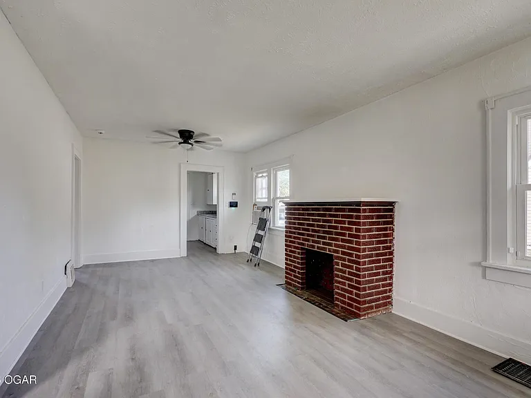 2212 Bird Ave — Photo 4