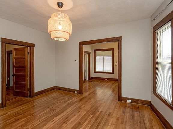 5th image of 979 Fischer St #1