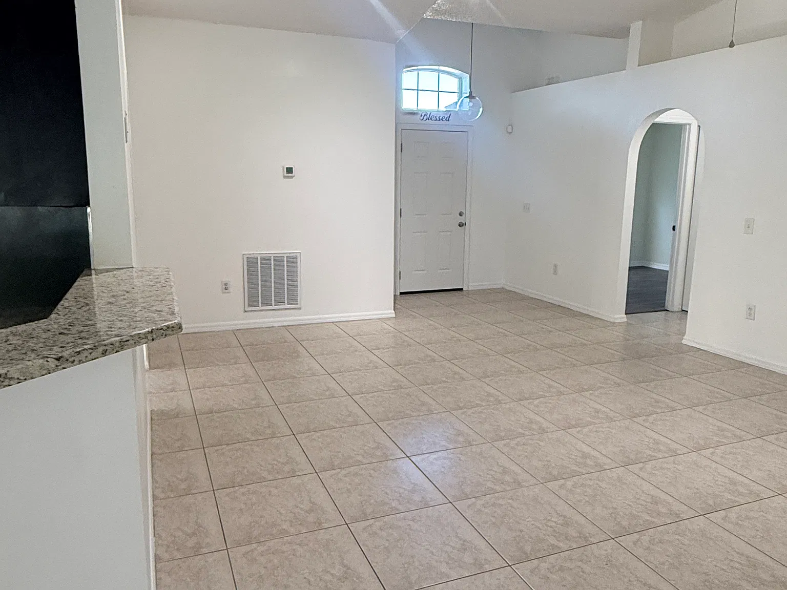 3 bed, 1800 sqft, $2,300 — Photo 2