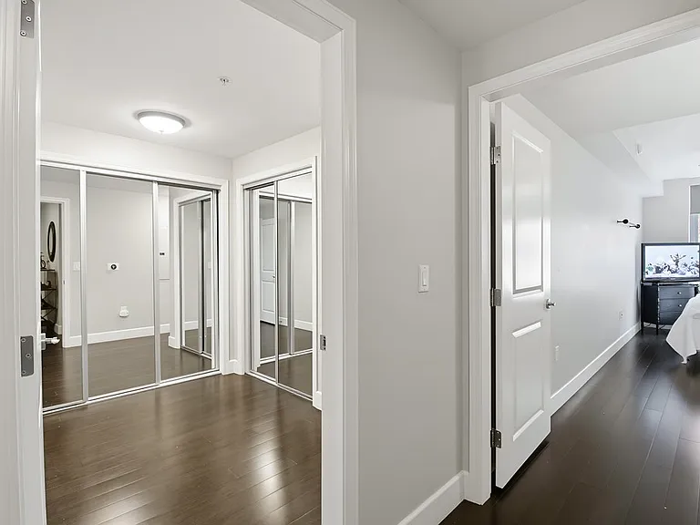 1431 Pac Hwy #415 — Photo 36
