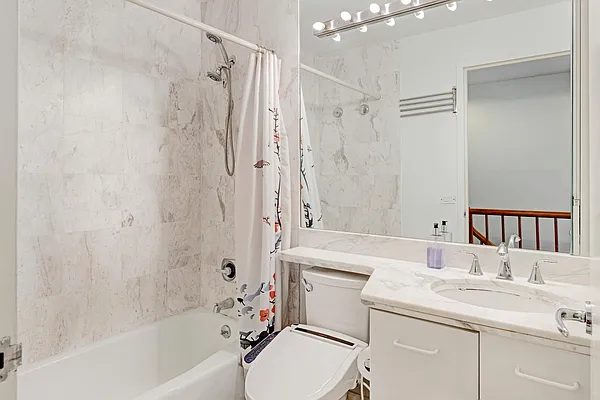 Rented by Compass | media 24