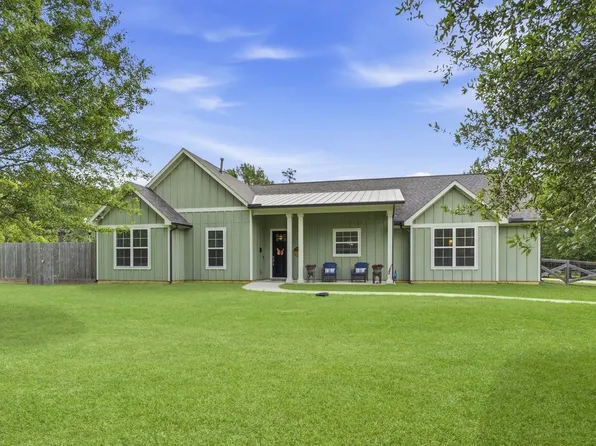 9937 Chestnut Ct, Montgomery, TX 77316