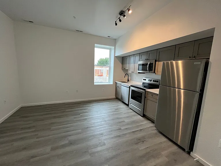 725 W Pratt St. — Photo 42
