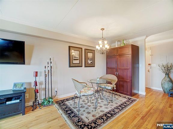 4th image of 250 Gorge Rd APT 22F